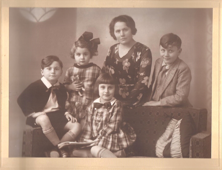 c1930 (left to right) Ralph, Juliette, Irene, Violette and Arno Salem